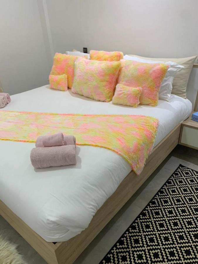 Luxury Suites Chester One Дакар Екстериор снимка