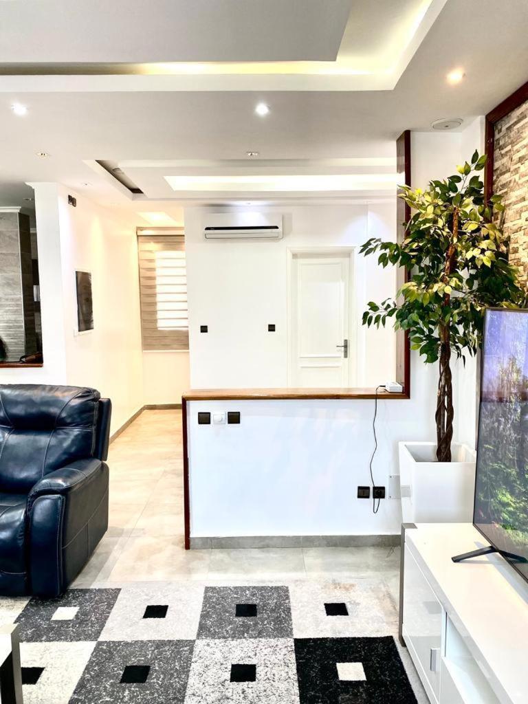 Luxury Suites Chester One Дакар Екстериор снимка