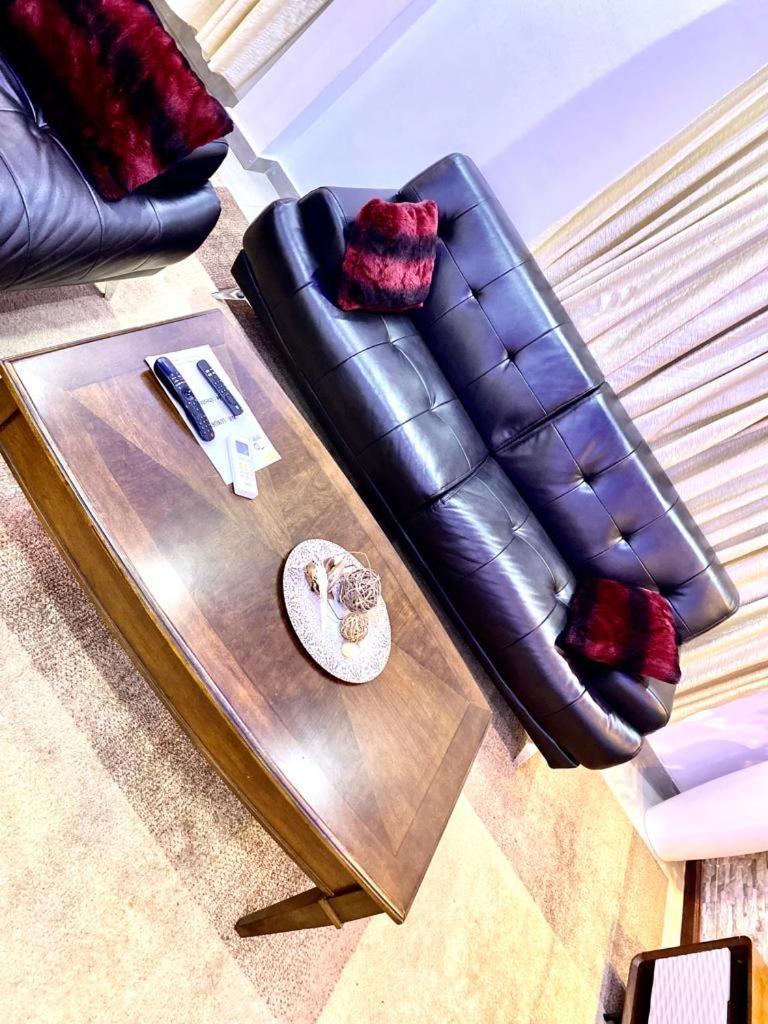 Luxury Suites Chester One Дакар Екстериор снимка