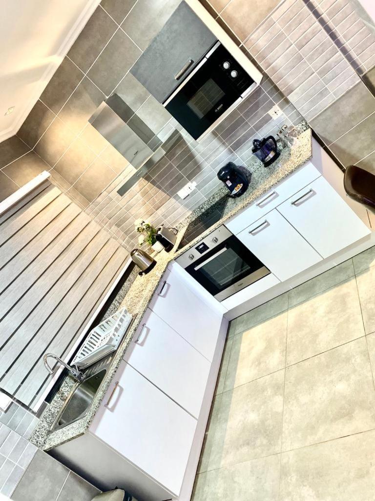 Luxury Suites Chester One Дакар Екстериор снимка
