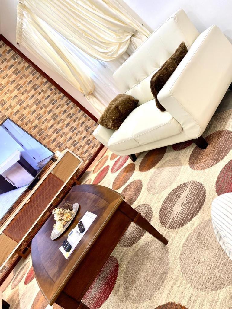 Luxury Suites Chester One Дакар Екстериор снимка