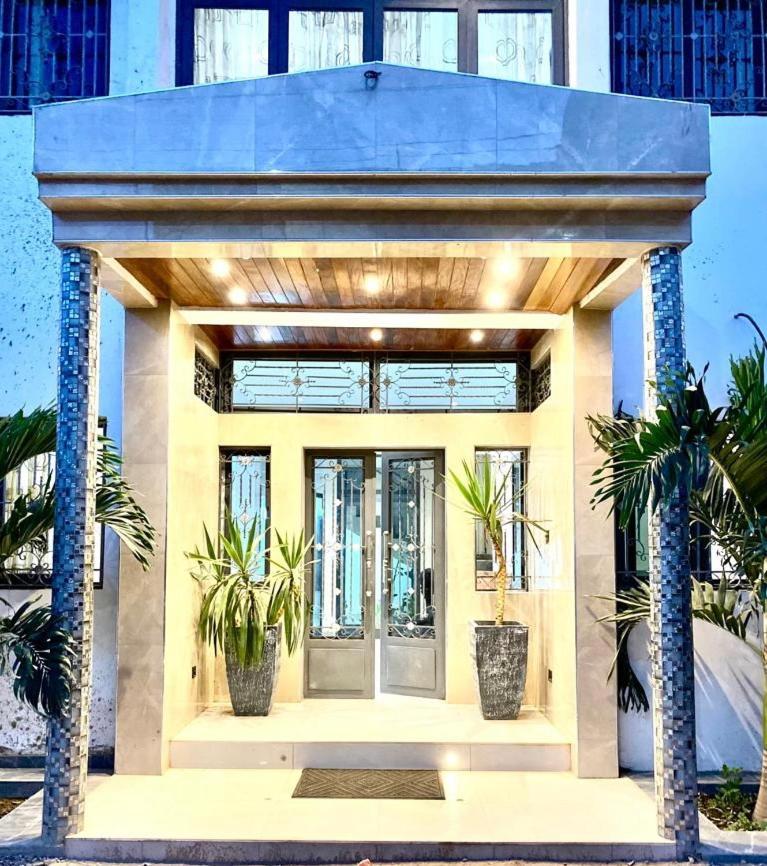 Luxury Suites Chester One Дакар Екстериор снимка